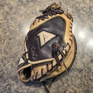 Akadema APM43 Torino Series 33 Inch Baseball Glove (Catcher) RHT Brown/Tan